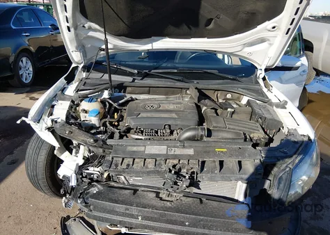 2015 Volkswagen Passat 1.8T Limited Edition из США, поврежденный, VIN 1VWAT7A31FC082046